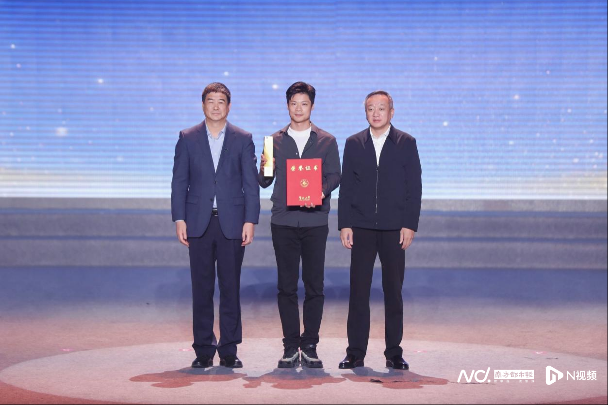 世界杯客户端升级下载-苏炳添退役感言：坚信失败是最好的考验，它会促进我们成长